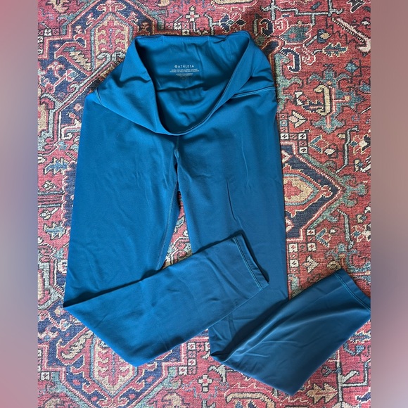 Athleta ultra high rise elation 7/8 tight - Picture 2 of 3